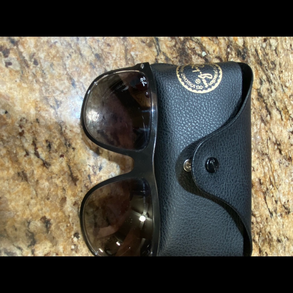 Raybans 4147 - Picture 2 of 9